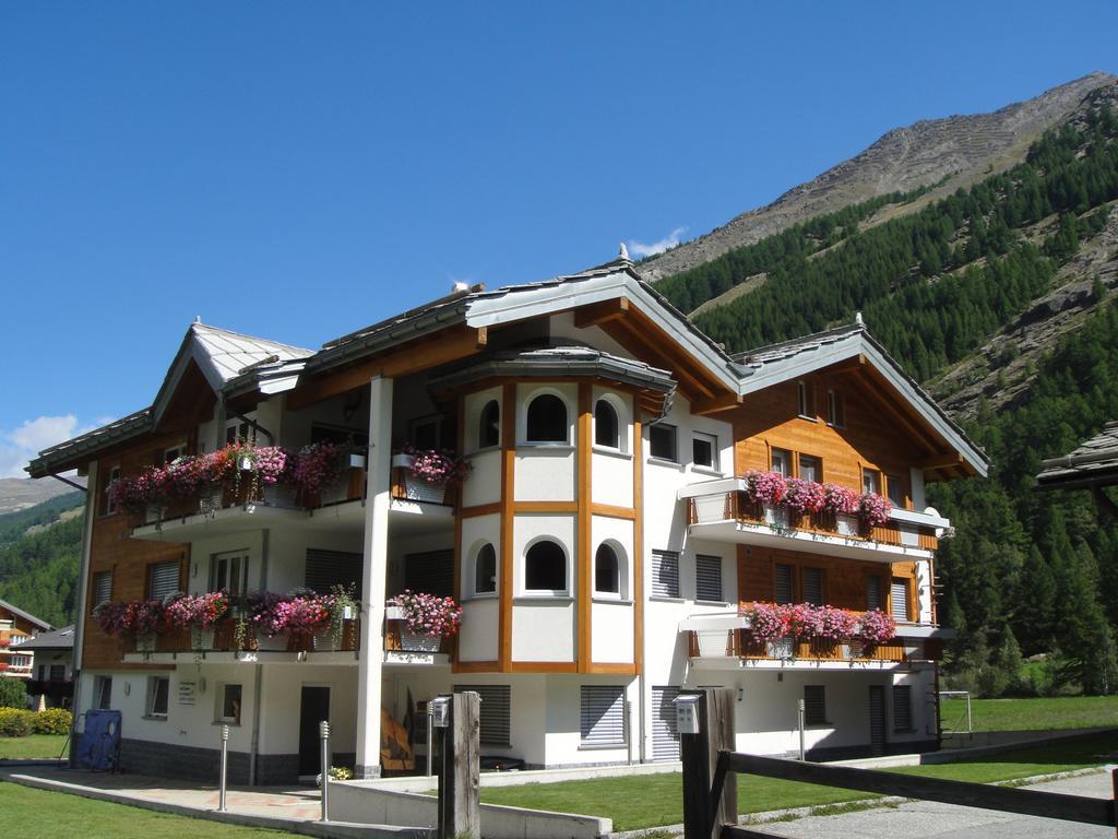 Haus Alpenstern Apartment Saas-Grund Ngoại thất bức ảnh